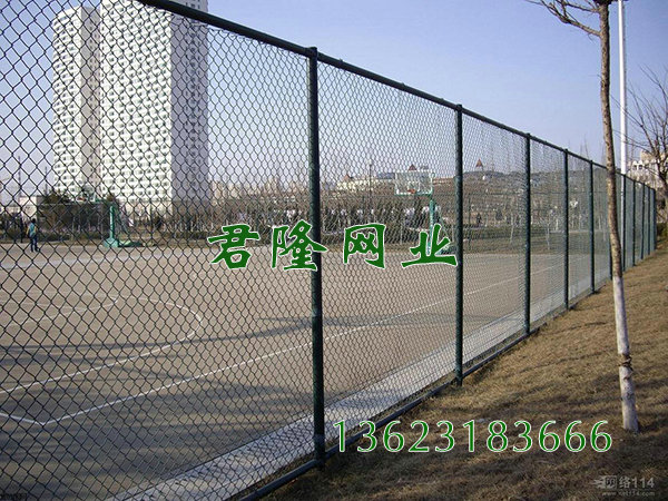 田径场围网案例