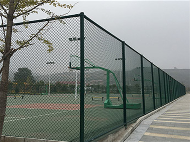  篮球场围网图片3