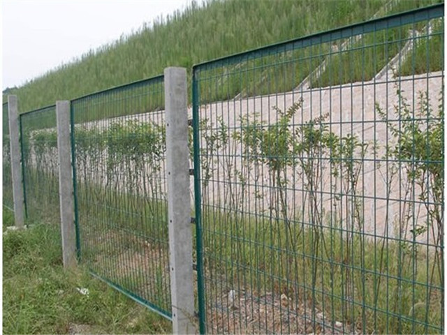 江苏铁路护栏网图片2