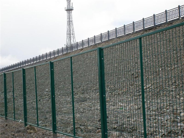 江苏铁路护栏网图片4
